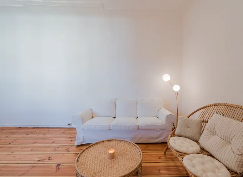Bright, Fully Furnished 2-Room Apartment with Balcony in Prenzlauer Berg — photo 1